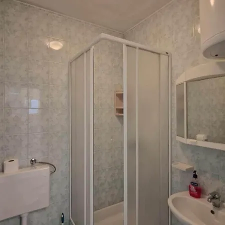 Dana - One Bedroom 5 Srima