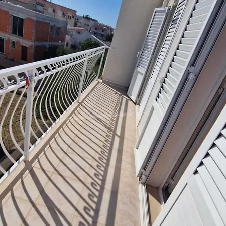 Dana - One Bedroom 5 * Srima