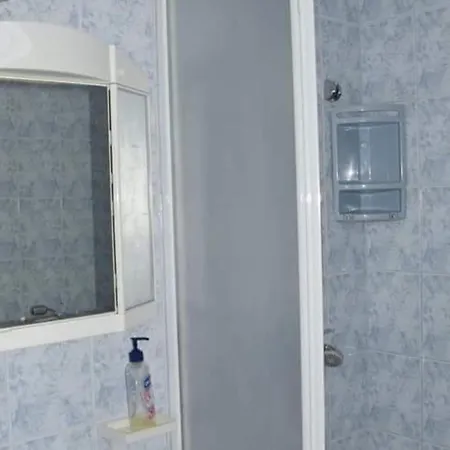 Dana - One Bedroom 5 Apartment *