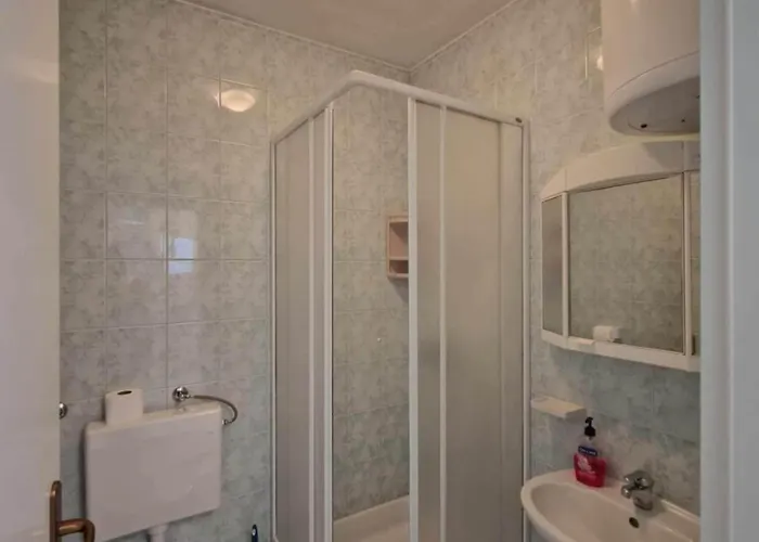 Dana - One Bedroom 5 Srima